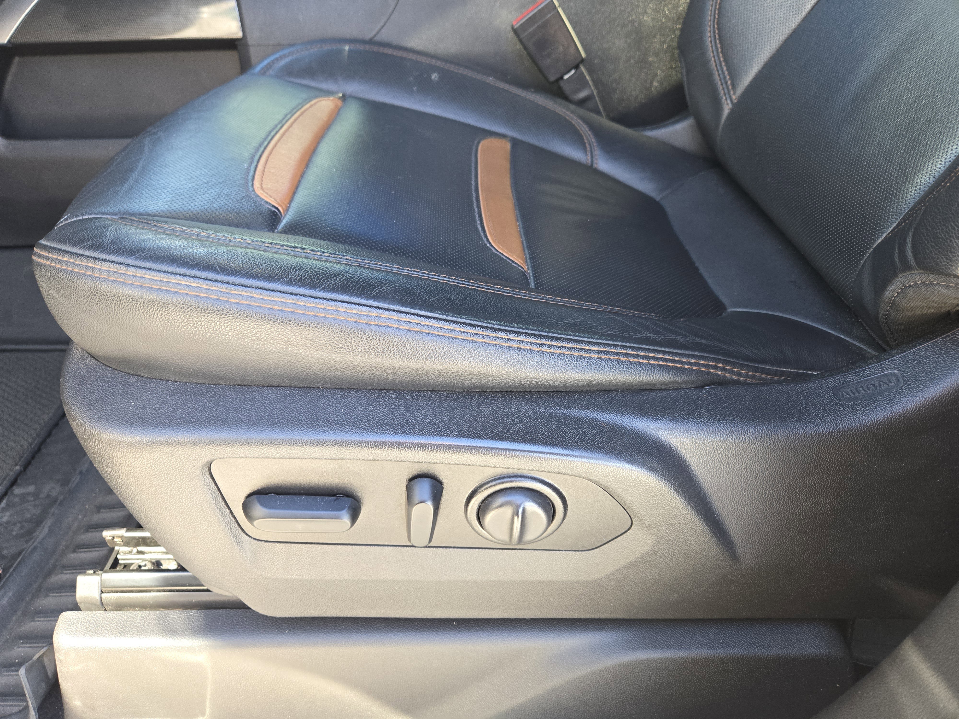 Used 2021 GMC Sierra 1500 AT4 image 28