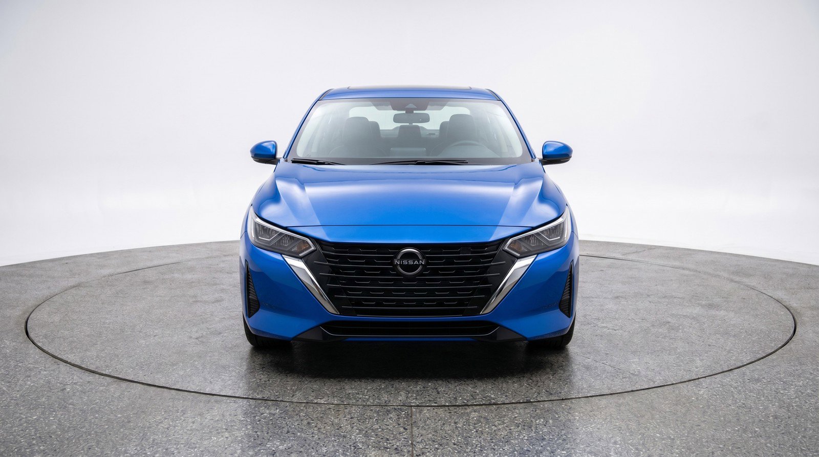 Used 2025 Nissan Sentra SV FWD image 2