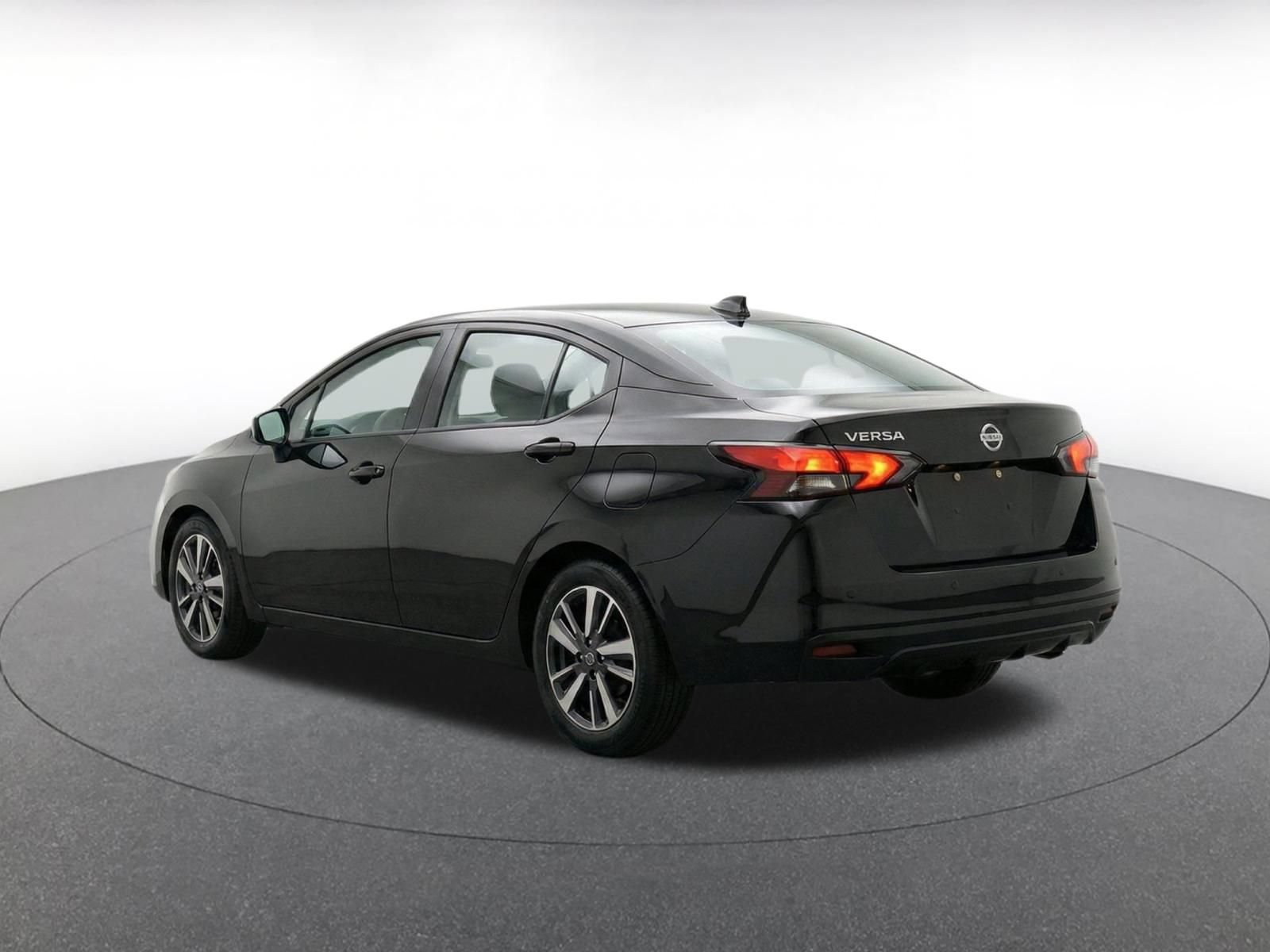 Used 2025 Nissan Versa SV FWD image 7