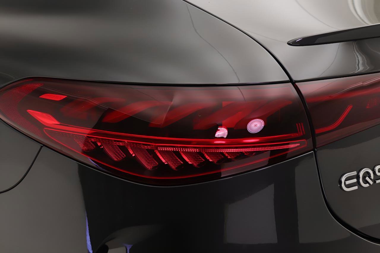 Certified 2023 Mercedes-Benz EQS 580 4MATIC Sedan image 17