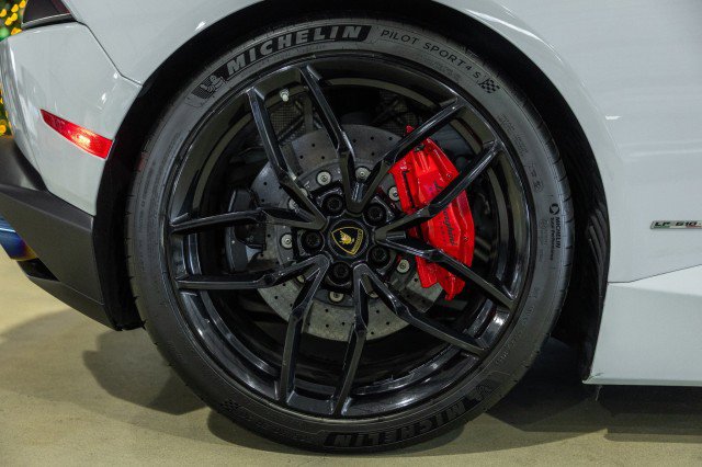 Used 2015 Lamborghini Huracan LP 610-4 image 30
