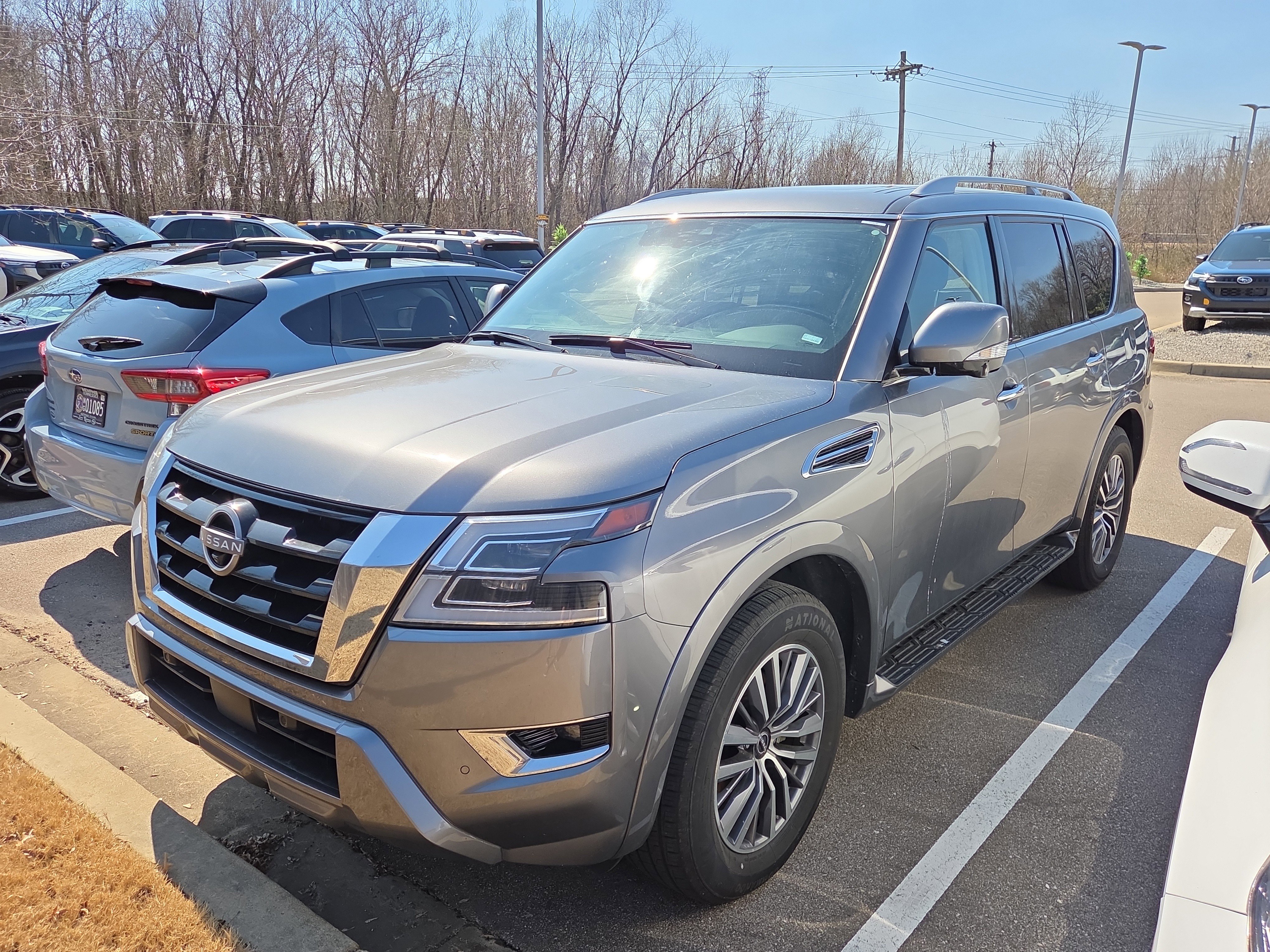 Used 2024 Nissan Armada SL w/ Captain's Chairs Package image 4