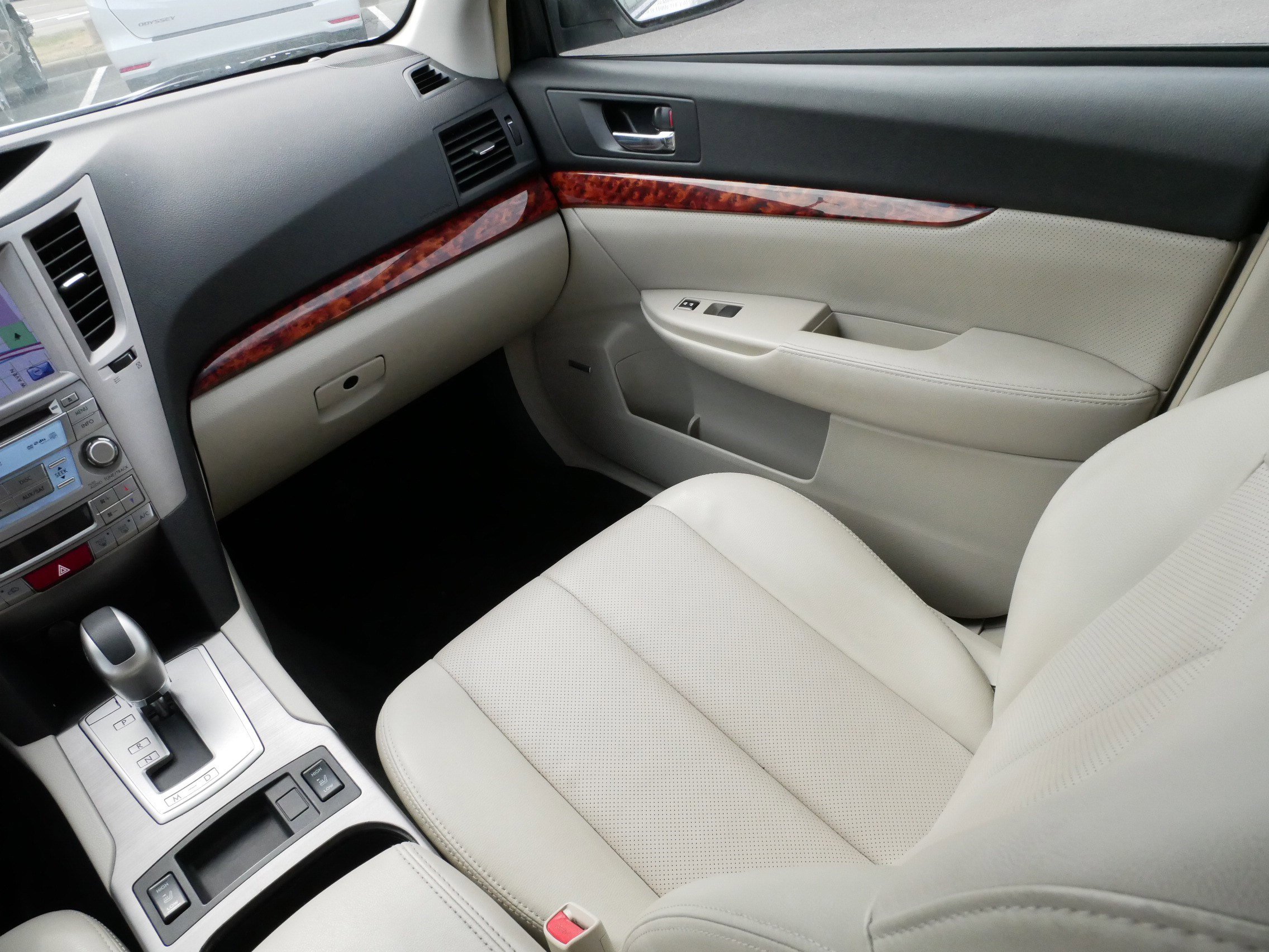 Used 2012 Subaru Outback 3.6R Limited image 11