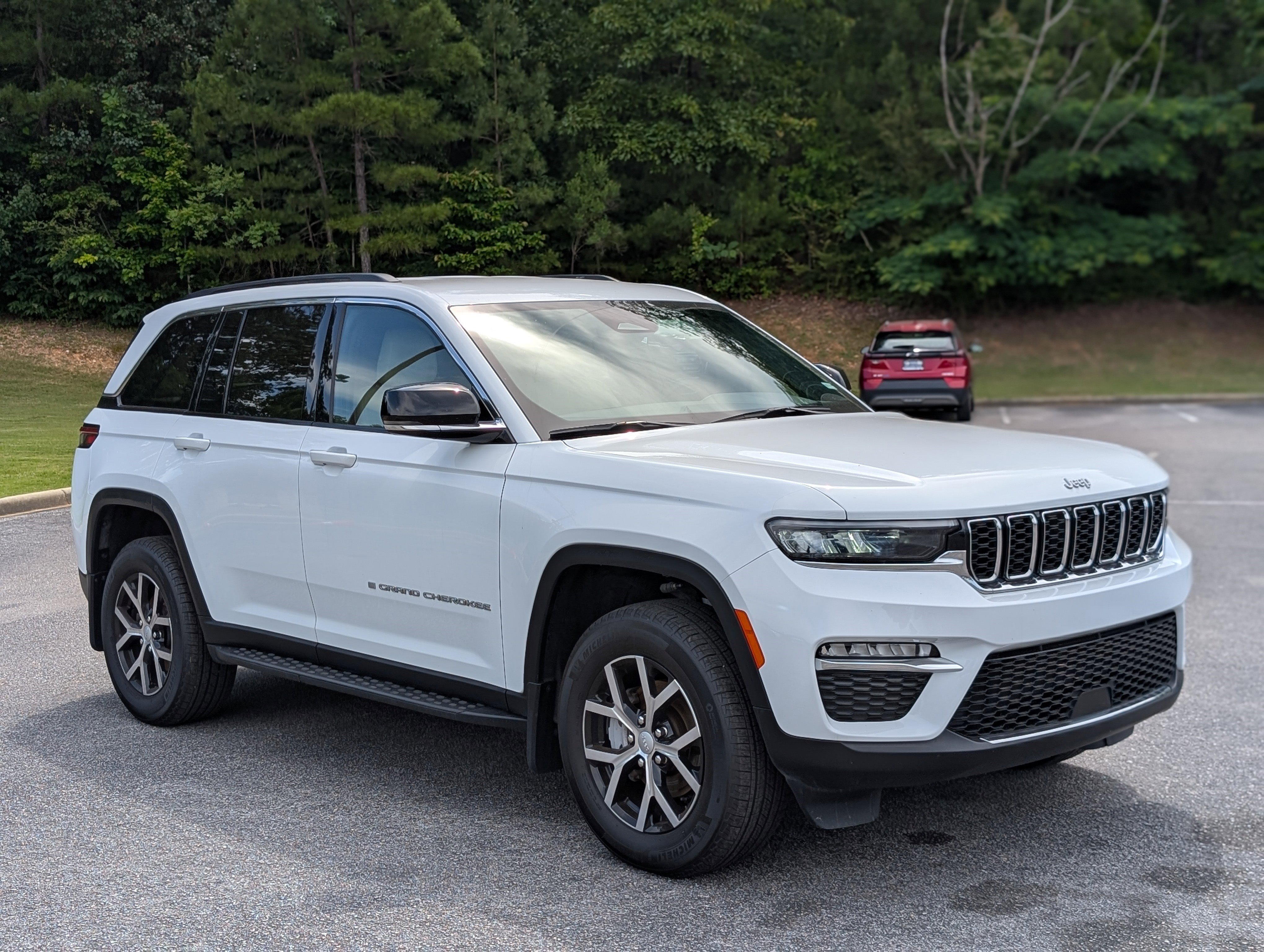 Used 2024 Jeep Grand Cherokee Limited w/ MOPAR Finishing Package AWD/4WD image 11