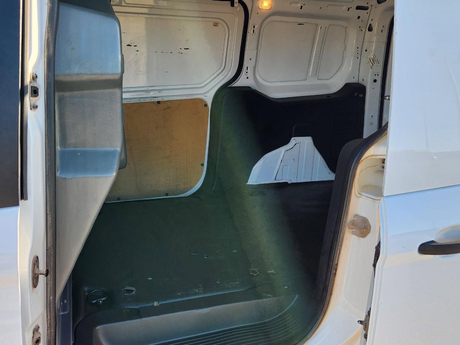 Used 2017 Ford Transit Connect XL FWD image 24
