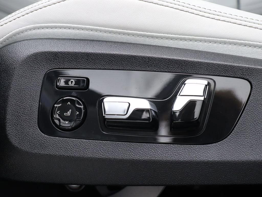 Used 2026 BMW X6 M60i image 20