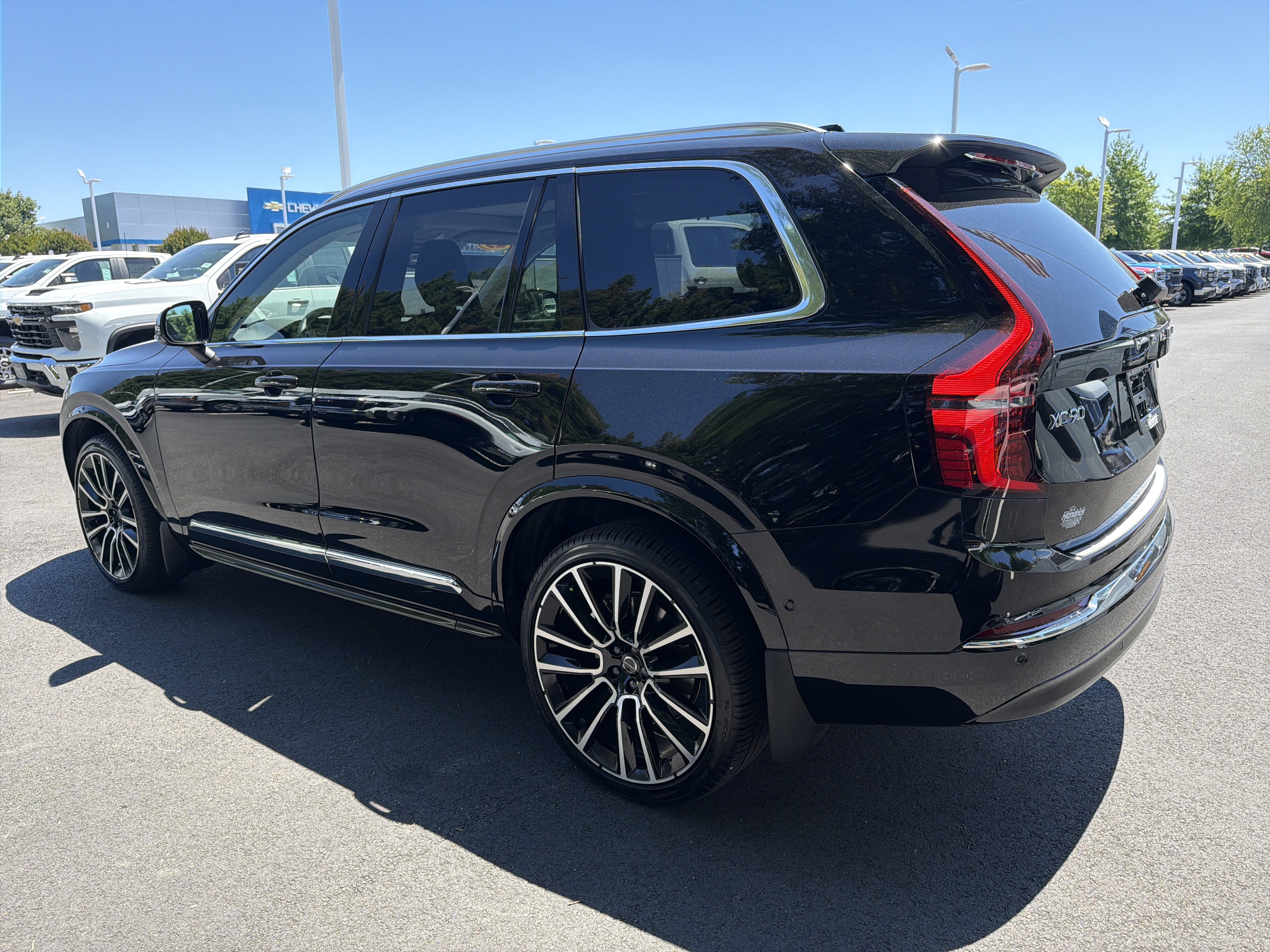 Used 2025 Volvo XC90 B6 Ultra w/ Lounge Package AWD/4WD image 6