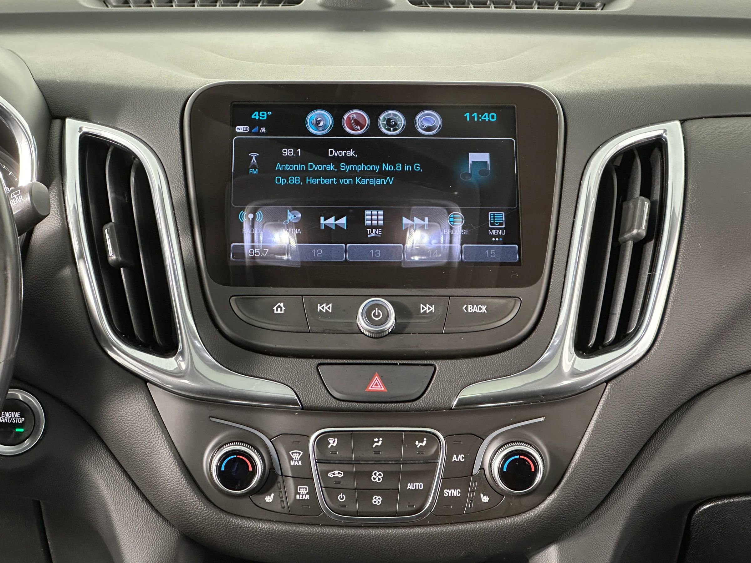 Used 2018 Chevrolet Equinox LT w/ Sun & Infotainment Package AWD/4WD image 39
