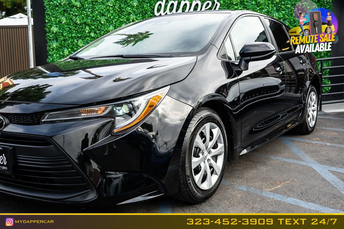 Used 2023 Toyota Corolla LE FWD image 2