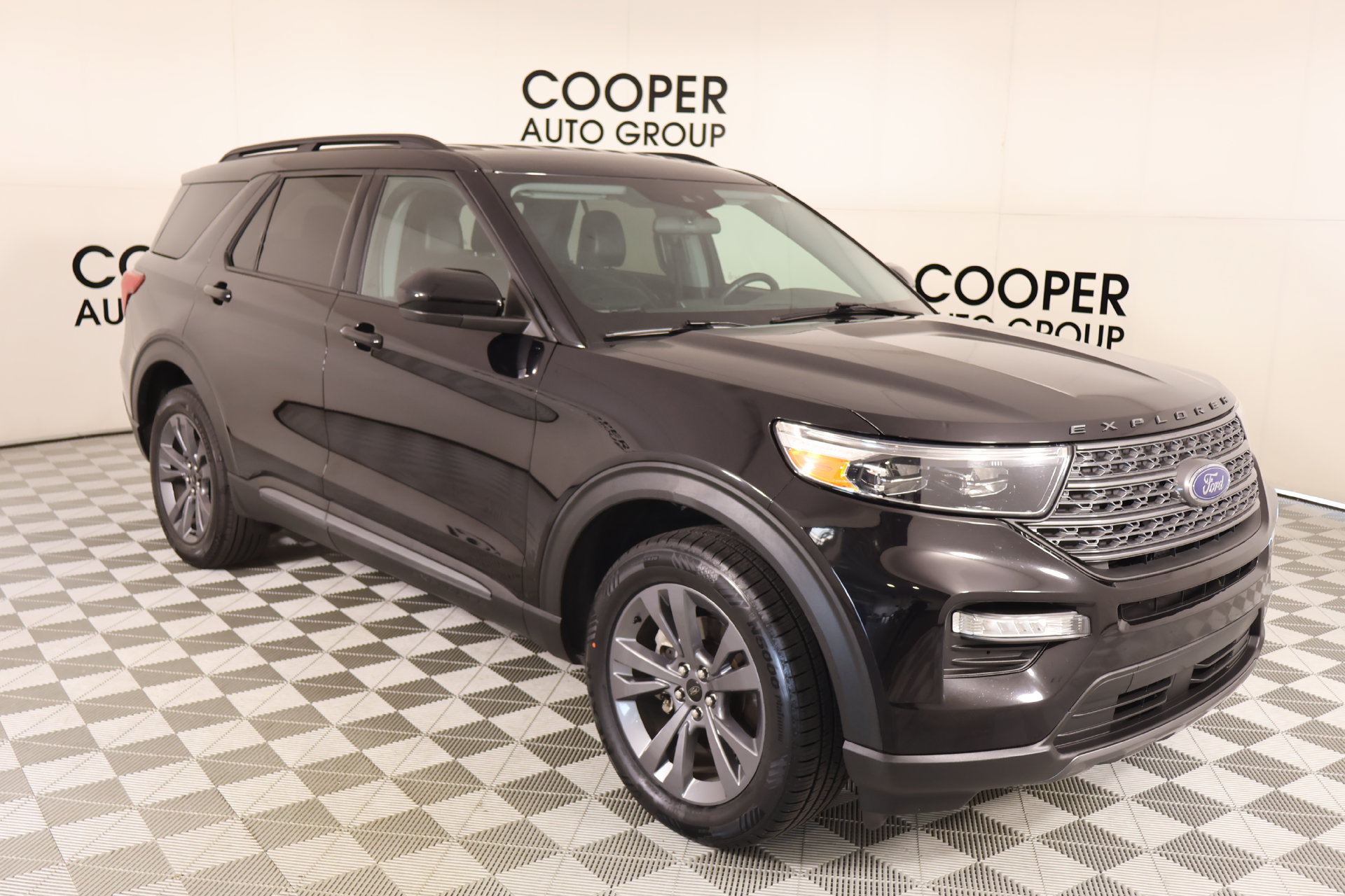 Used 2022 Ford Explorer XLT w/ Equipment Group 202A
