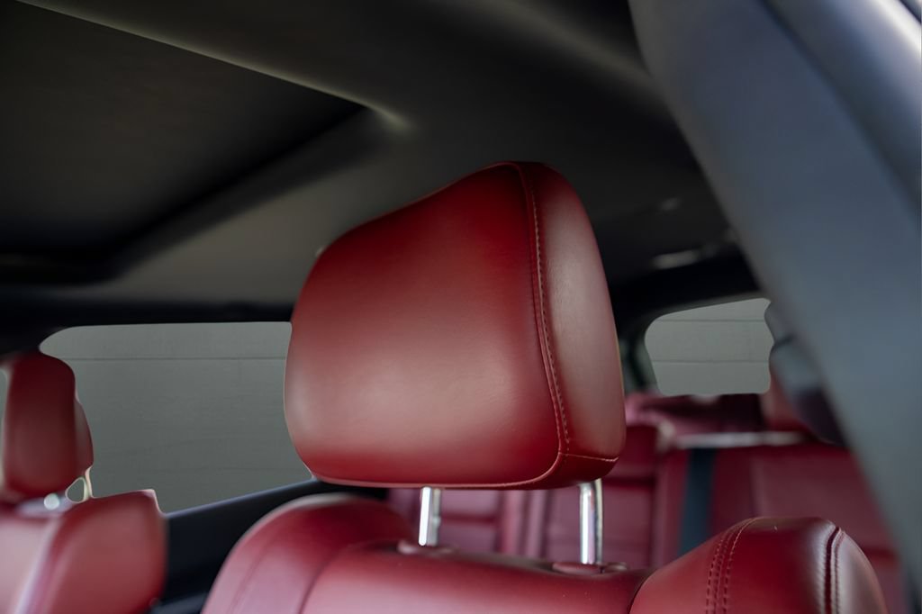 Used 2018 Dodge Durango R/T w/ Blacktop Package AWD/4WD image 39