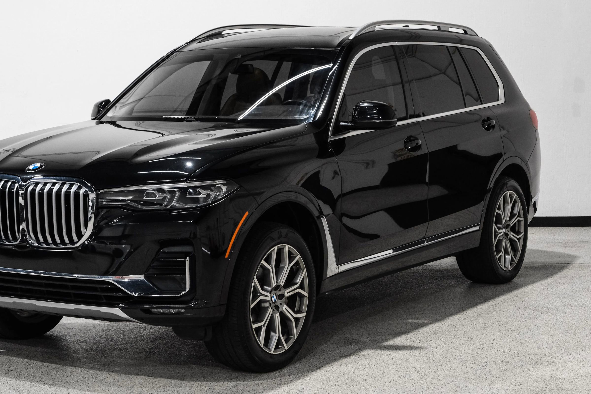 Used 2019 BMW X7 xDrive40i w/ Cold Weather Package AWD/4WD image 11