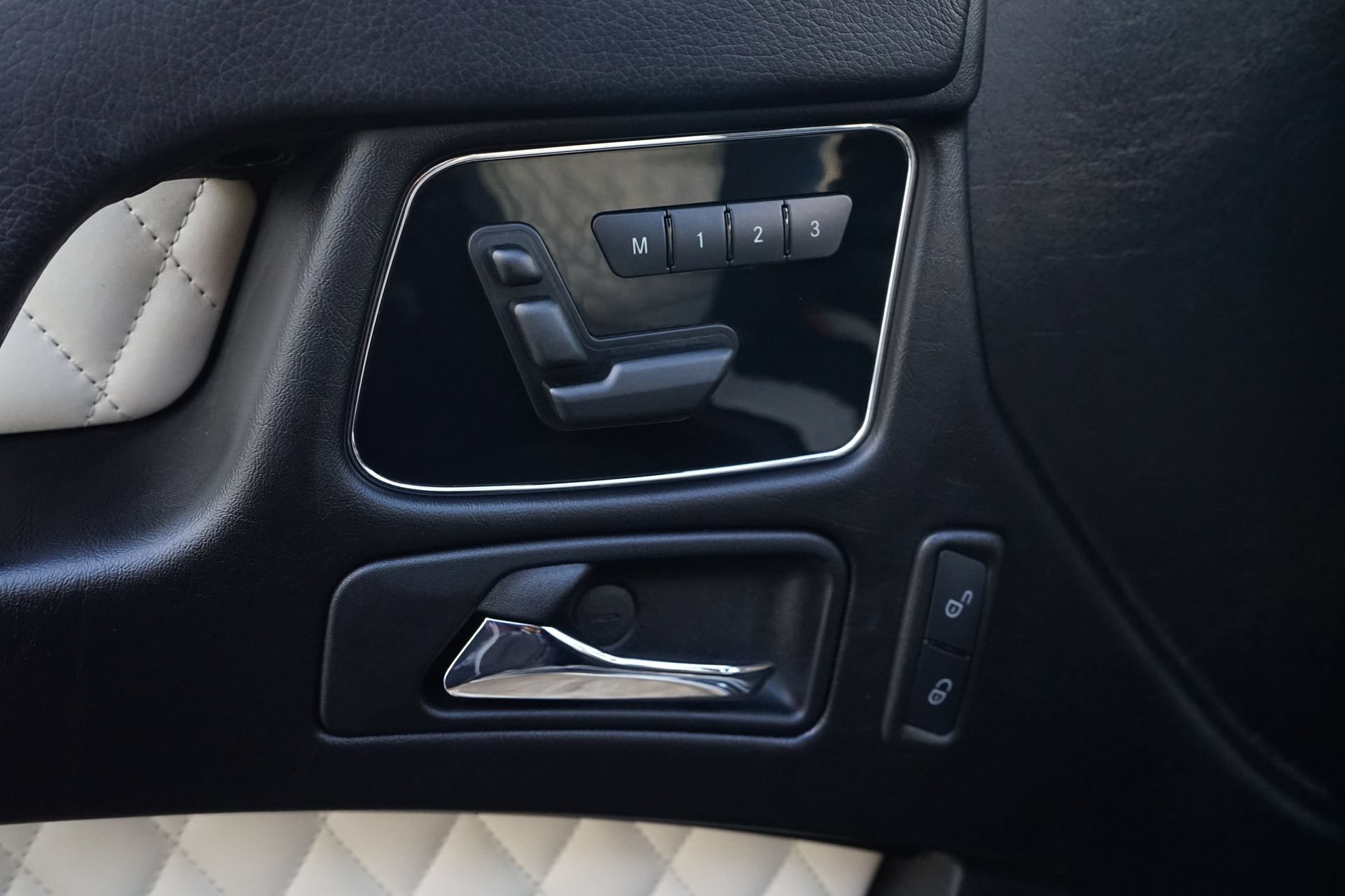 Used 2017 Mercedes-Benz G 63 AMG 4MATIC image 28