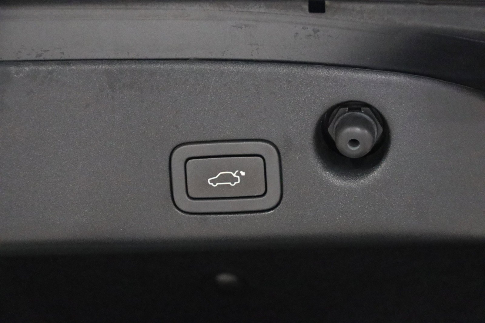 Used 2014 Jaguar XJ L Portfolio image 31