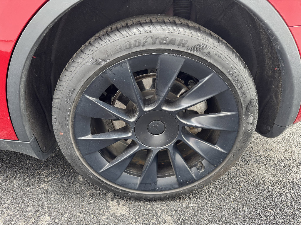 Used 2023 Tesla Model Y Long Range AWD/4WD image 25