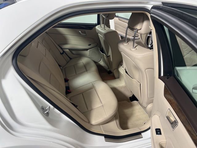 Used 2014 Mercedes-Benz E 250 BlueTEC Sedan image 27