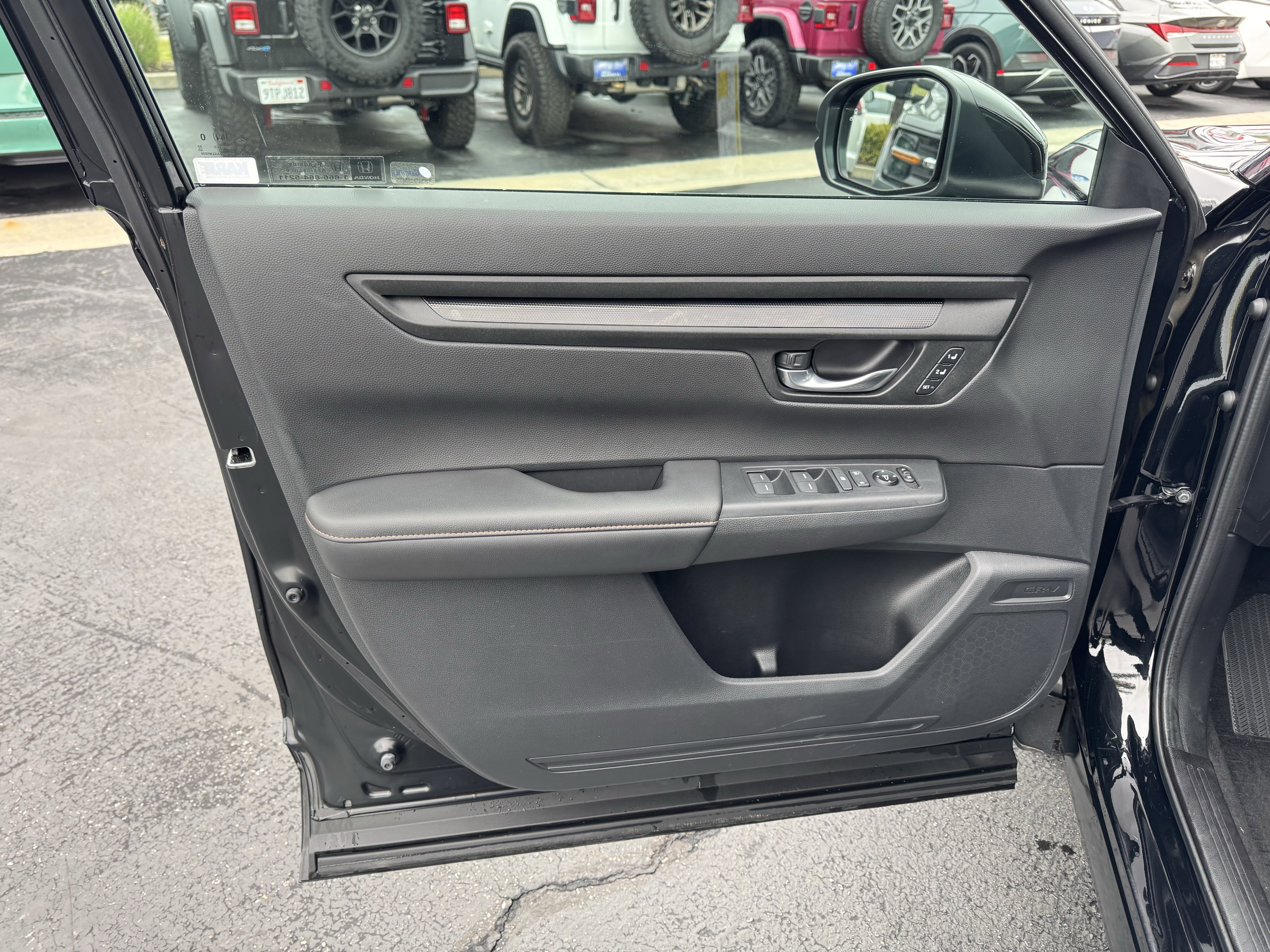 Used 2025 Honda CR-V Sport-L image 14