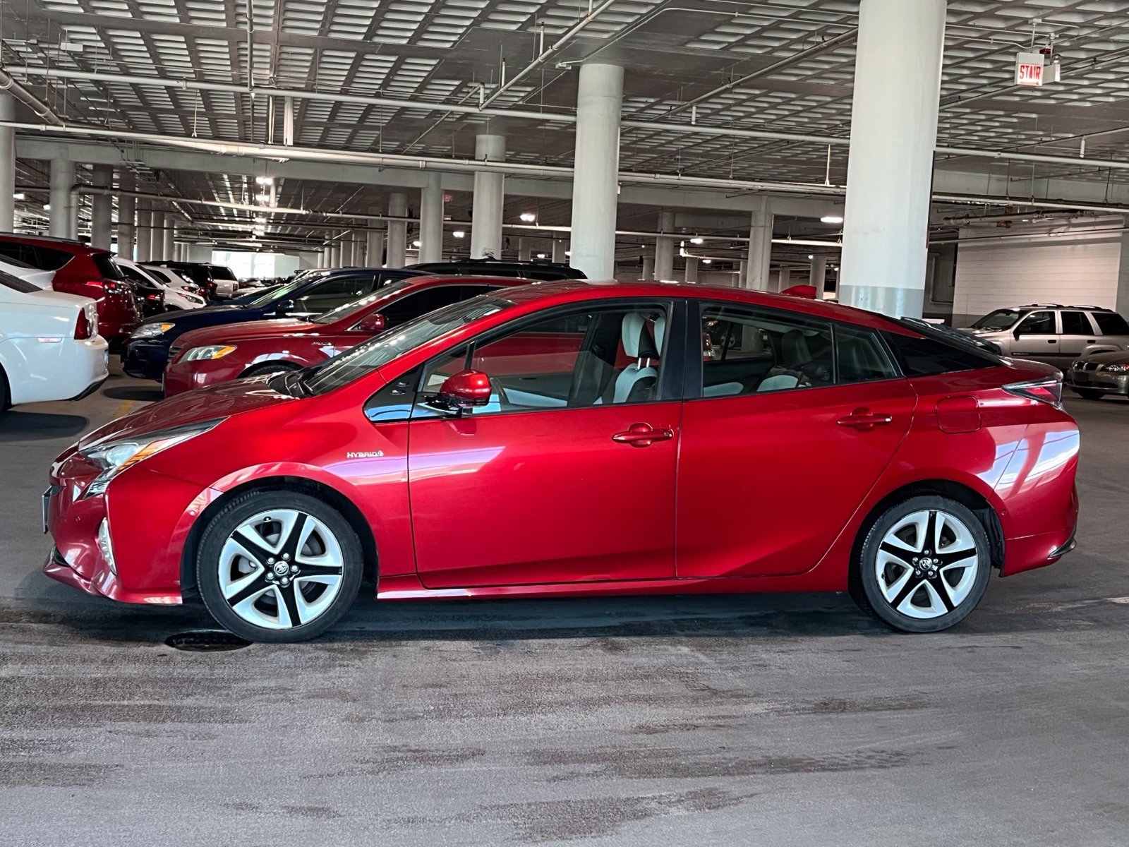 Used 2018 Toyota Prius Four Touring w/ Premium Convenience Package FWD image 7