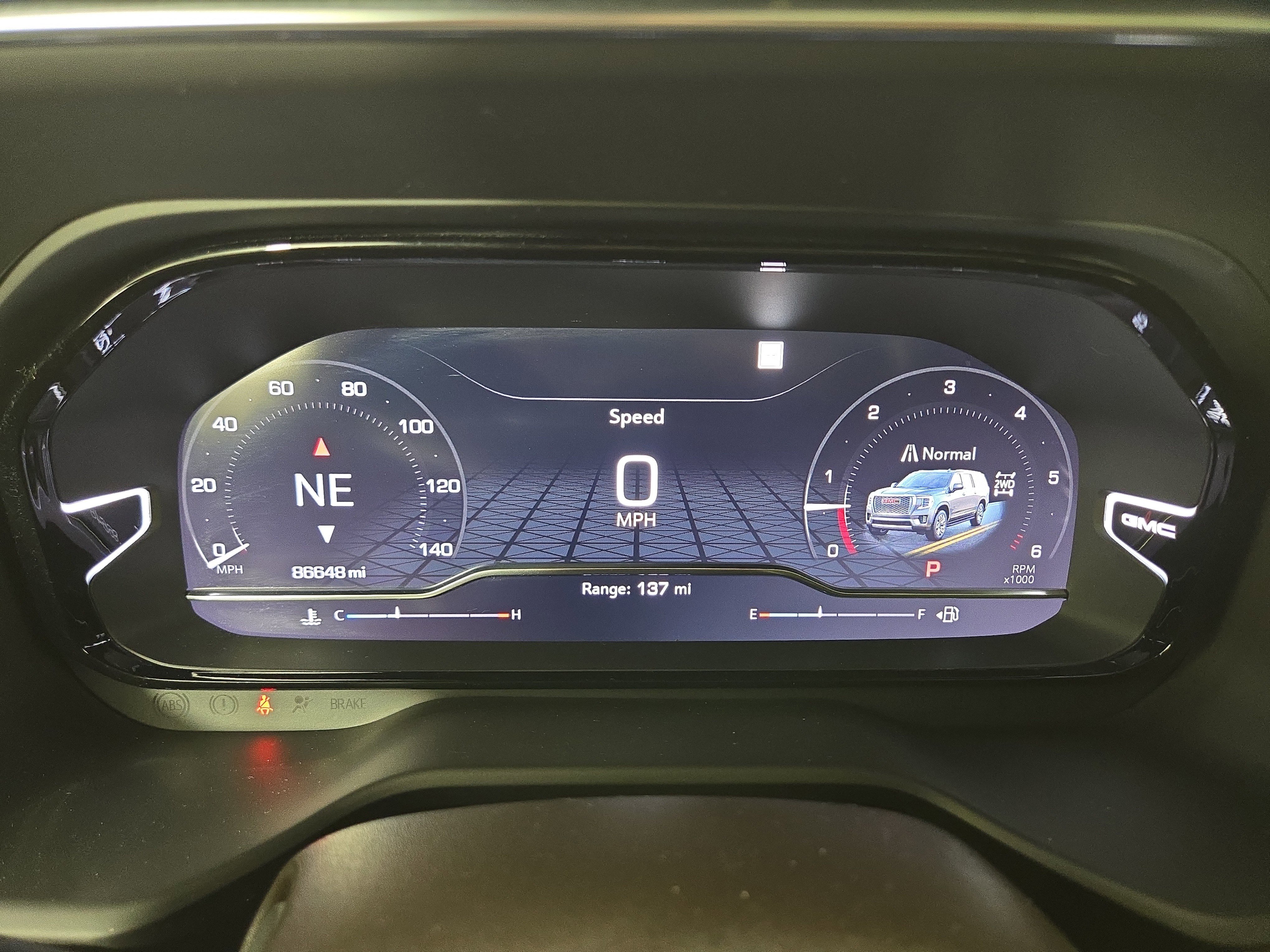 Used 2022 GMC Yukon XL Denali w/ Denali Premium Package image 18