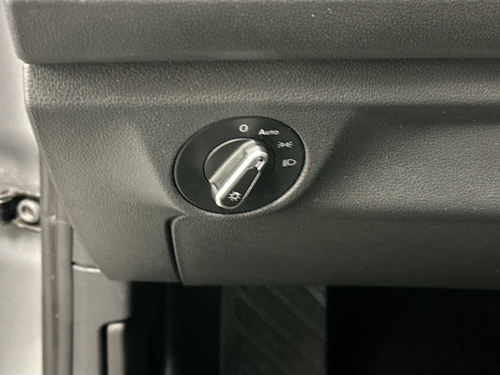 Used 2024 Volkswagen Jetta SE FWD image 17