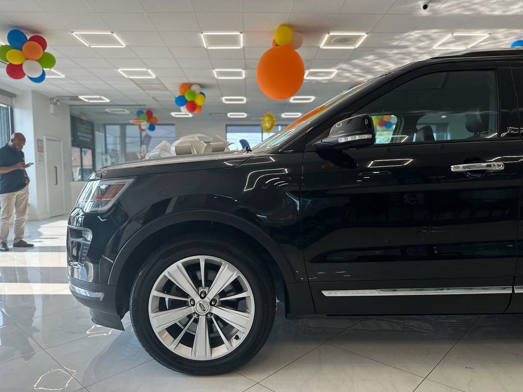 Used 2019 Ford Explorer Limited w/ Class III Trailer Tow Package AWD/4WD image 8
