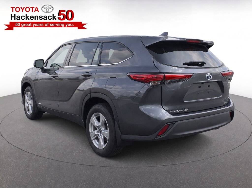 Used 2023 Toyota Highlander LE AWD/4WD image 39