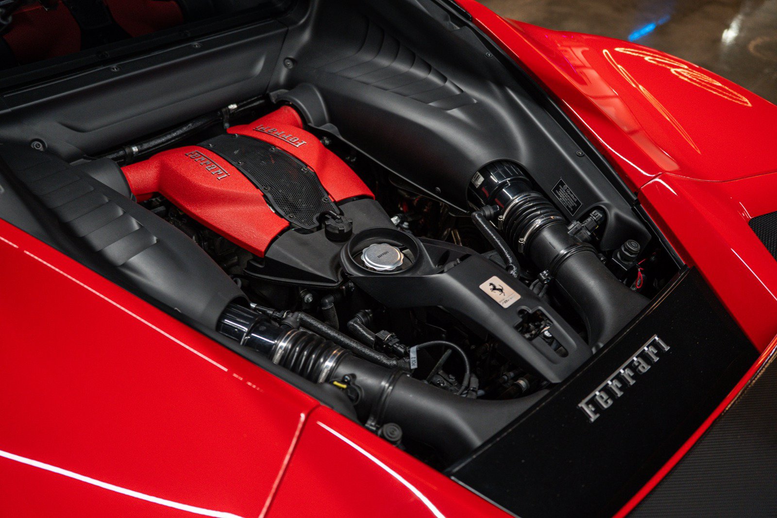 Used 2021 Ferrari F8 Tributo RWD image 20