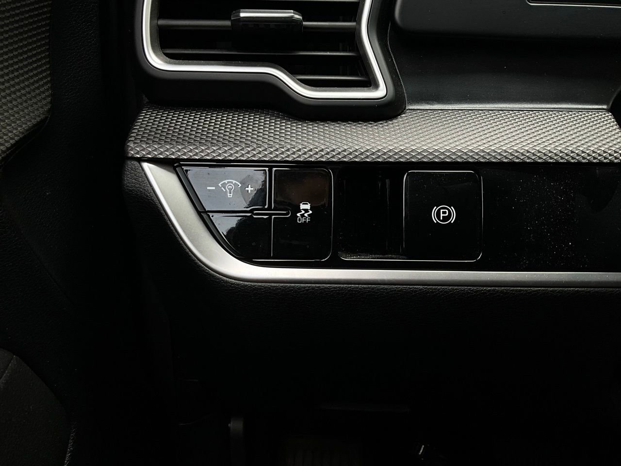 Used 2025 Kia Sportage LX image 20