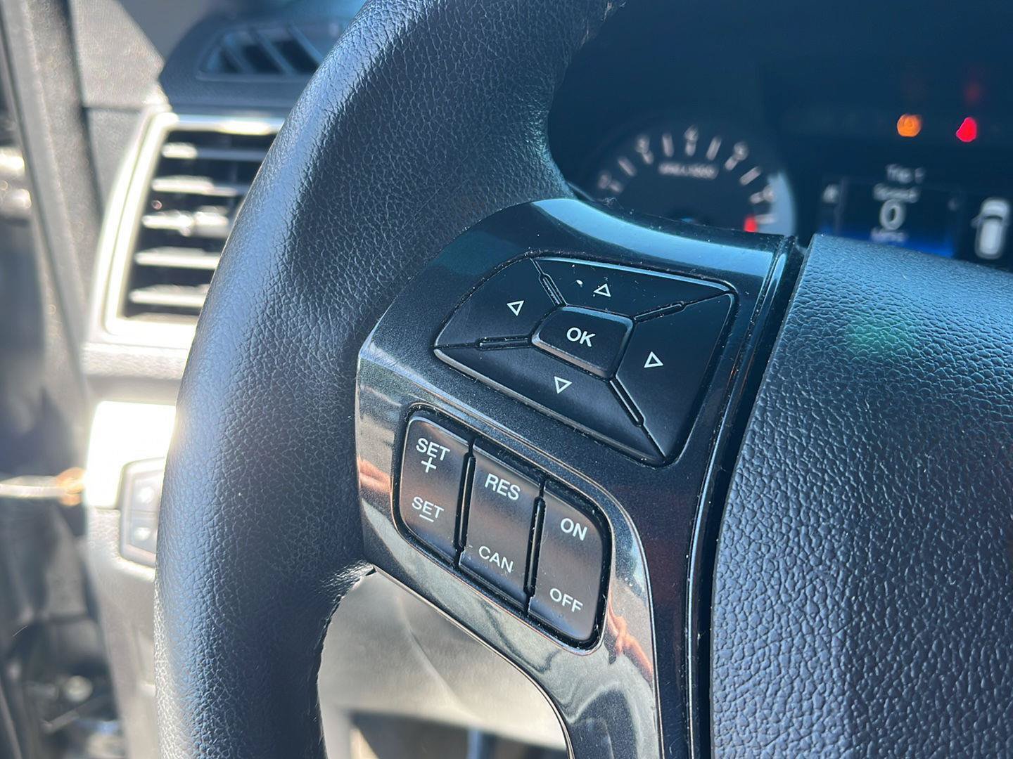 Used 2016 Ford Explorer XLT FWD image 11
