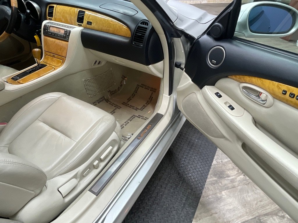 Used 2004 Lexus SC 430 Convertible RWD image 29