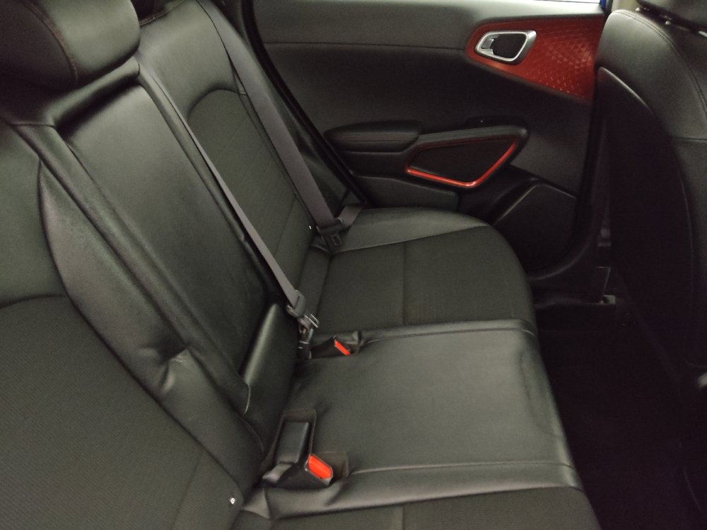 Used 2021 Kia Soul Turbo FWD image 19