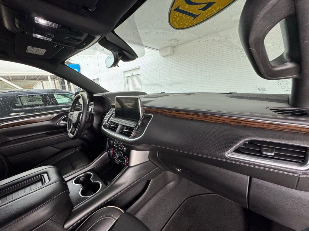 Used 2021 Chevrolet Suburban Premier w/ Premium Package RWD image 18