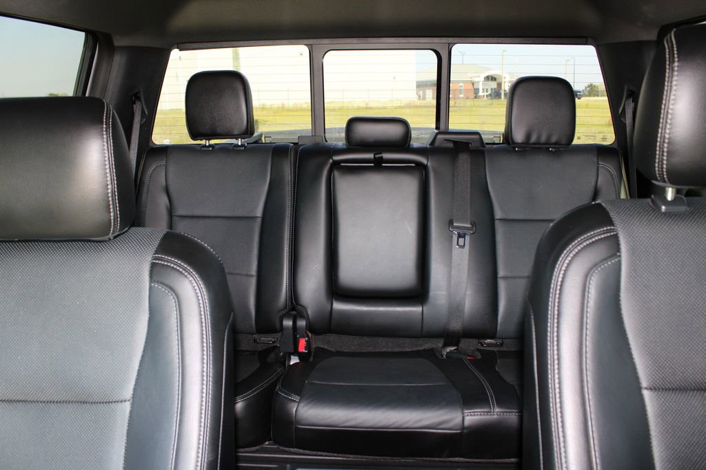 Used 2017 Ford F250 Lariat w/ Chrome Package image 18