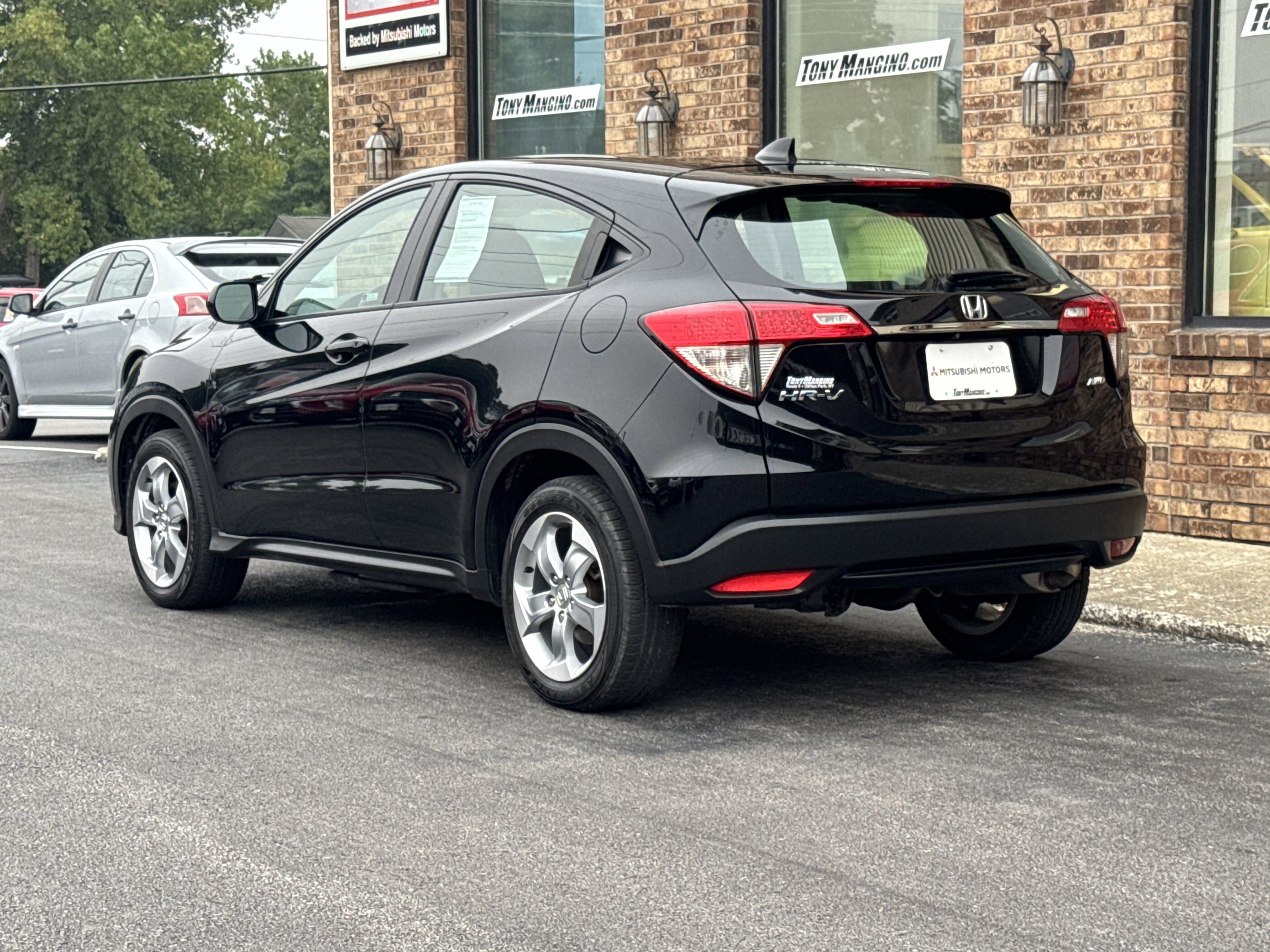 Used 2019 Honda HR-V LX image 3
