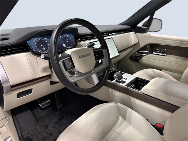 Used 2024 Land Rover Range Rover Long Wheelbase SE image 12
