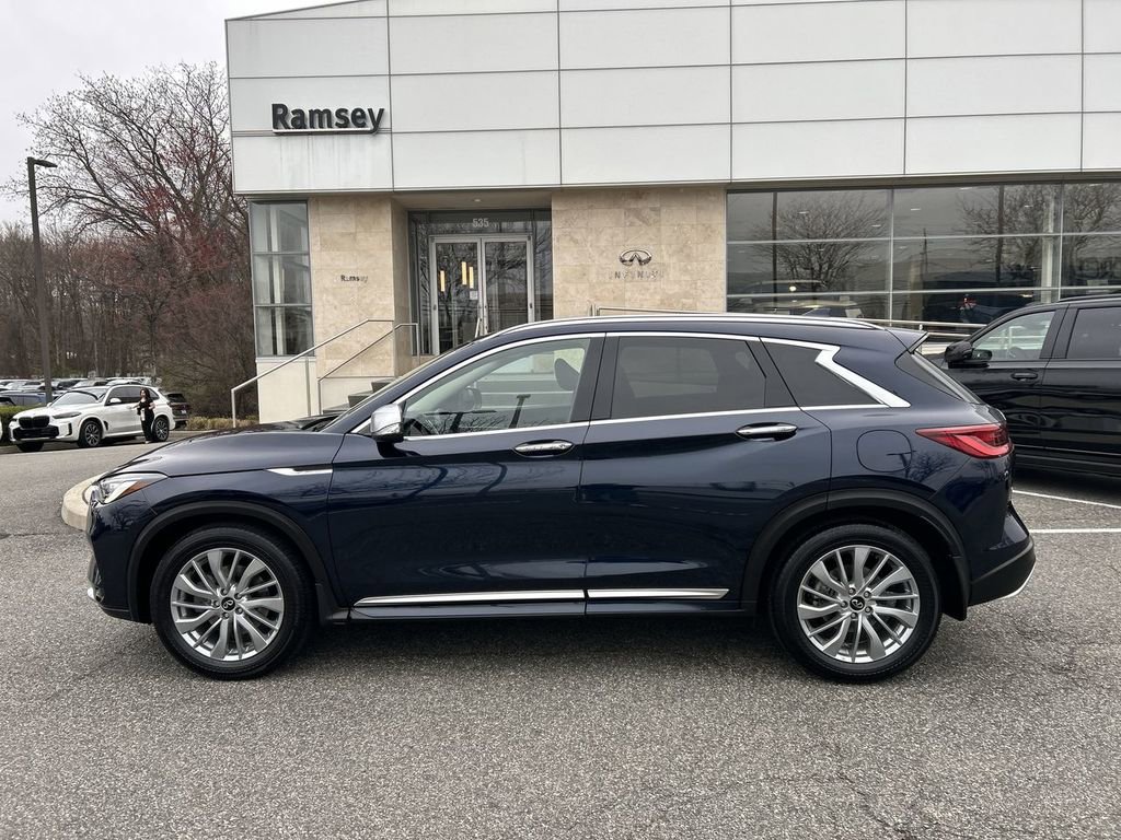 Certified 2025 INFINITI QX50 Luxe w/ Accent Package image 5