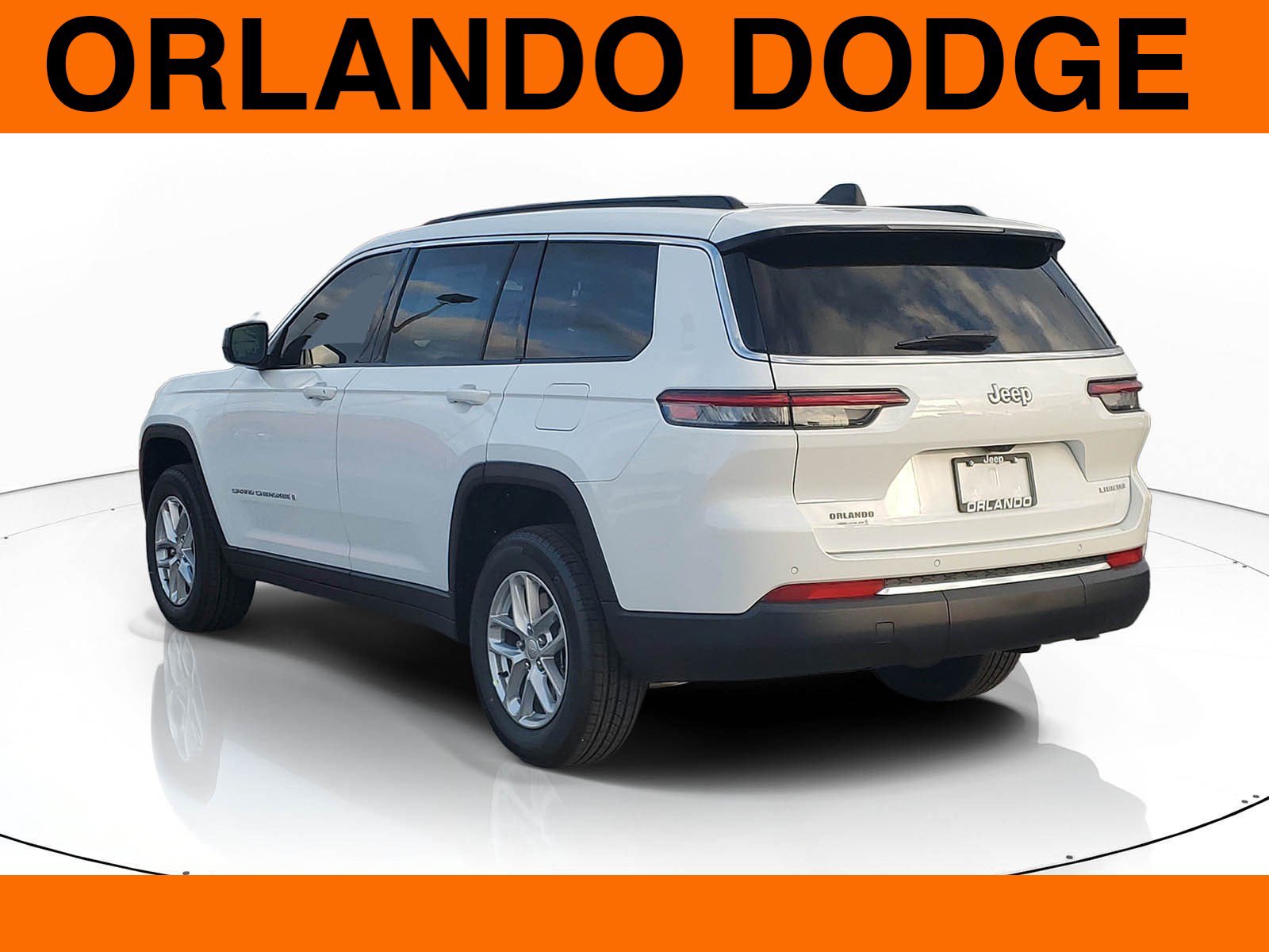 New 2025 Jeep Grand Cherokee L Laredo image 3