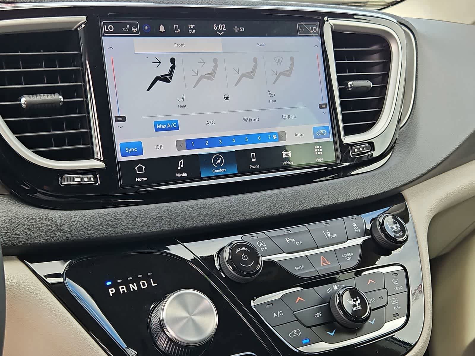 Used 2024 Chrysler Pacifica Touring-L FWD image 31