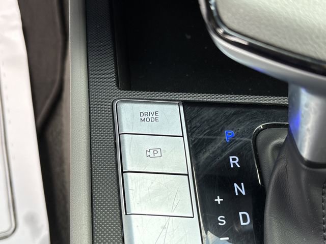Used 2024 Hyundai Elantra SEL image 35