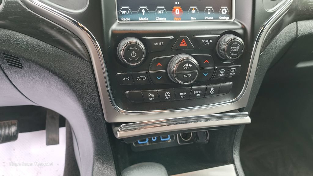 Used 2018 Jeep Grand Cherokee Laredo AWD/4WD image 22