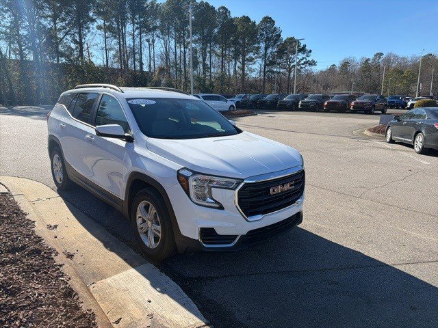 Used 2022 GMC Terrain SLE w/ Driver Convenience Package image 8