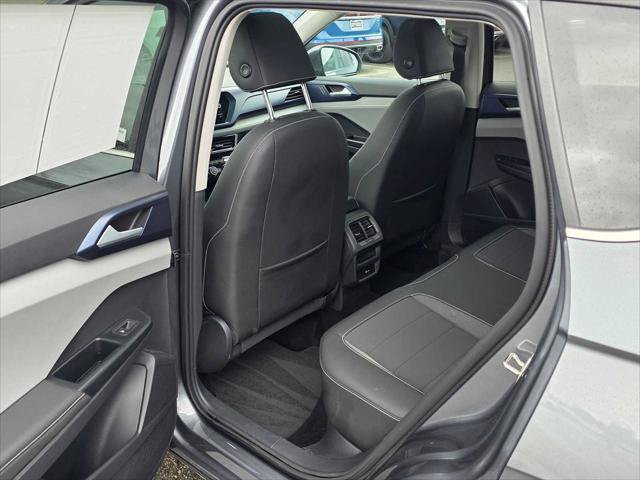 Used 2024 Volkswagen Taos SE AWD/4WD image 15