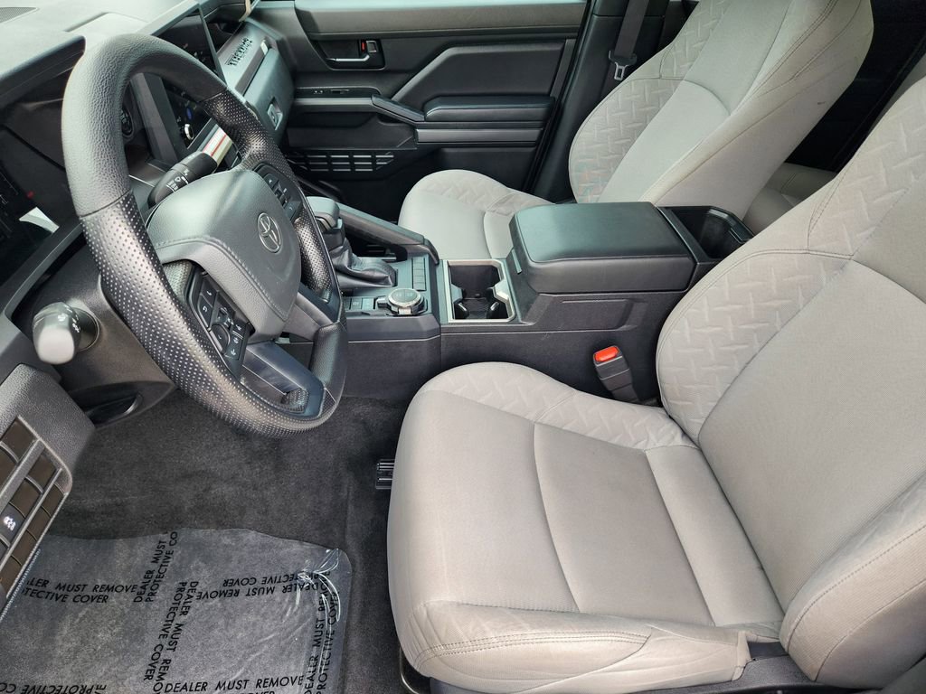 Used 2025 Toyota Tacoma SR5 AWD/4WD image 12