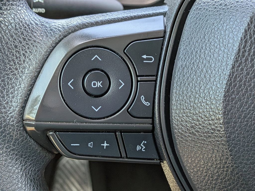 Used 2021 Toyota Corolla LE image 24