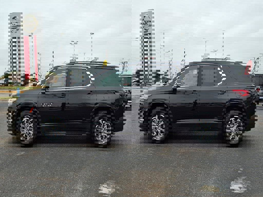 Used 2023 Chevrolet Traverse LT w/ LPO, Floor Liner Package image 4