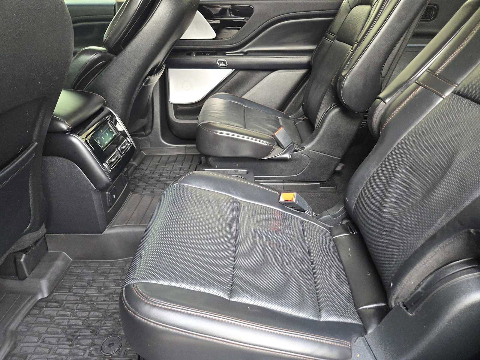 Used 2020 Lincoln Aviator Reserve w/ Equipment Group 201A image 28