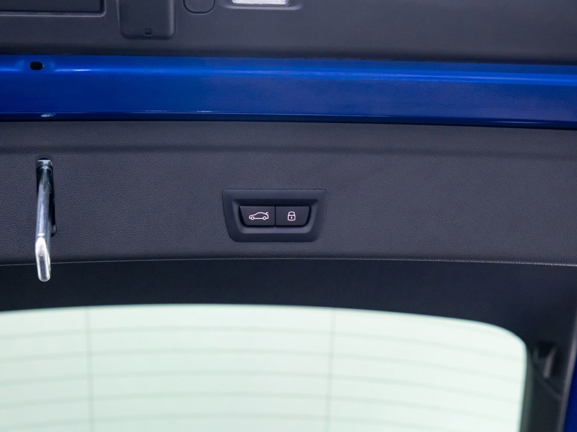 Used 2025 BMW X6 M Competition w/ Executive Package image 31