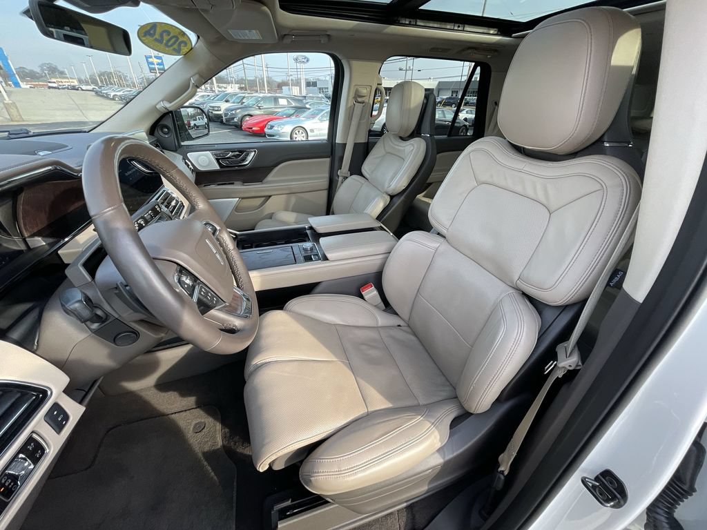 Used 2024 Lincoln Navigator L Reserve AWD/4WD image 20