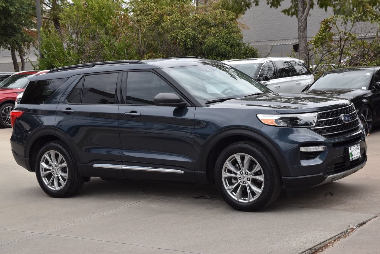 Certified 2023 Ford Explorer XLT w/ Equipment Group 202A RWD image 5