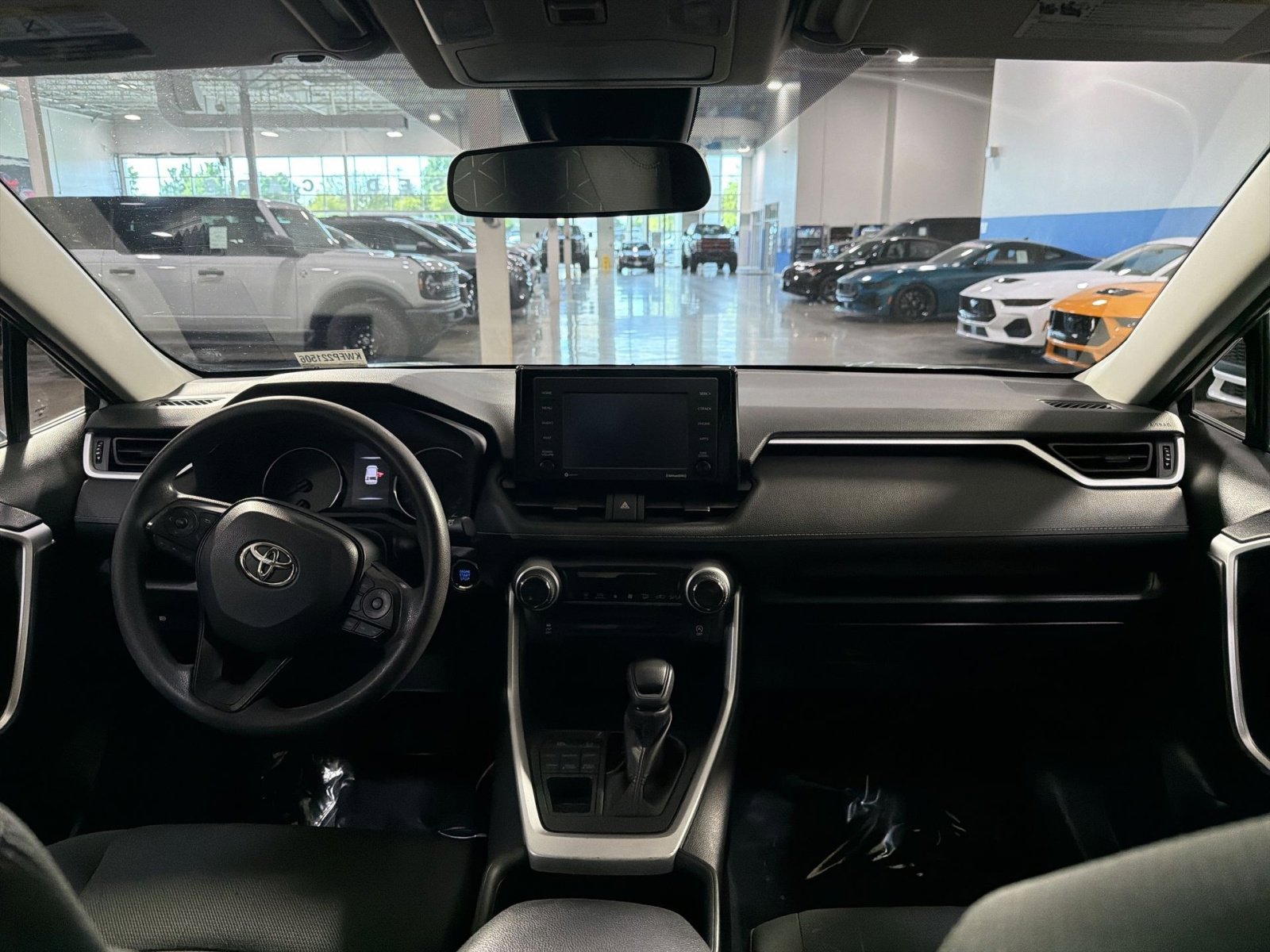 Used 2022 Toyota RAV4 XLE AWD/4WD image 19